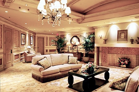 Luxor Weddings In Las Vegas The Elegant Sitting Room Between Luxor S Wedding Chapels